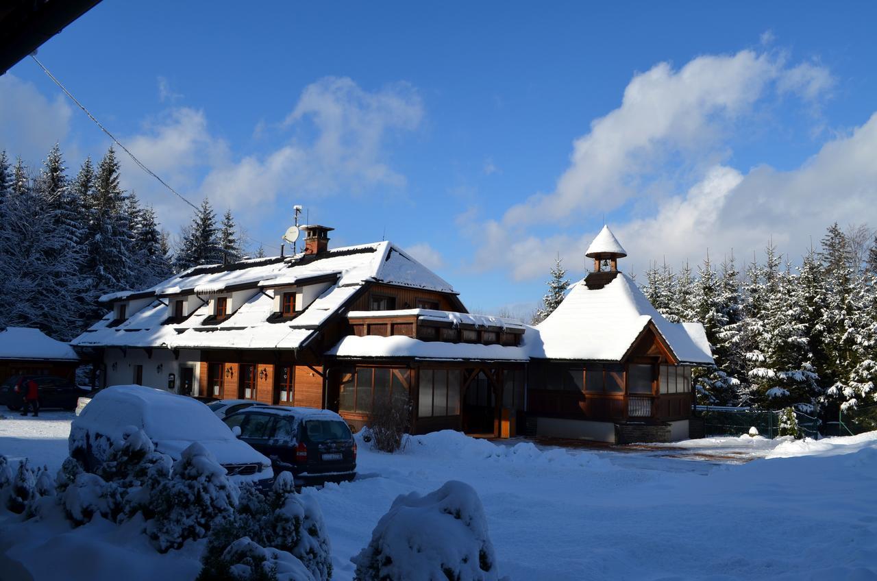 Hotel Na Dolině Frenštát pod Radhoštěm Buitenkant foto